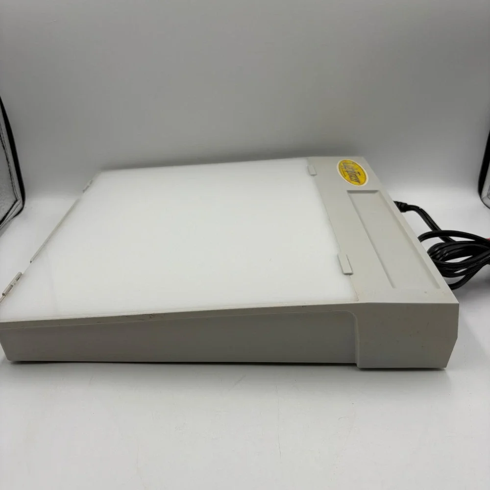 Artograph LightTracer Light Box 225-365 Artist Tracing Table White Good Portable